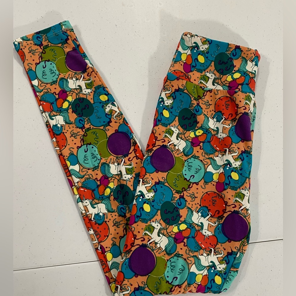 New, Never Worn One Size 2-12 Leggings LuLaRoe Party Birthday Print